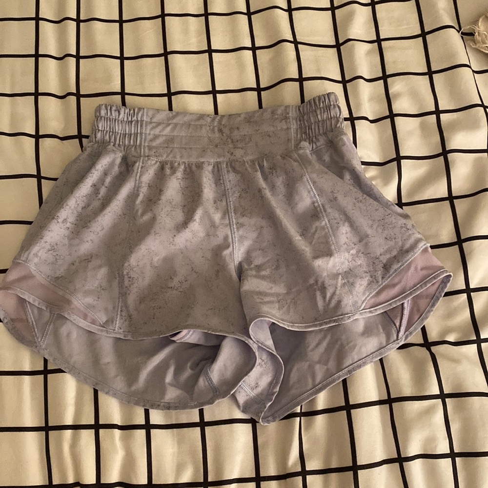 Lululemon hotty hot high rise 4”